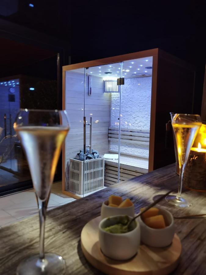 Les Suites M Wanze ภายนอก รูปภาพ