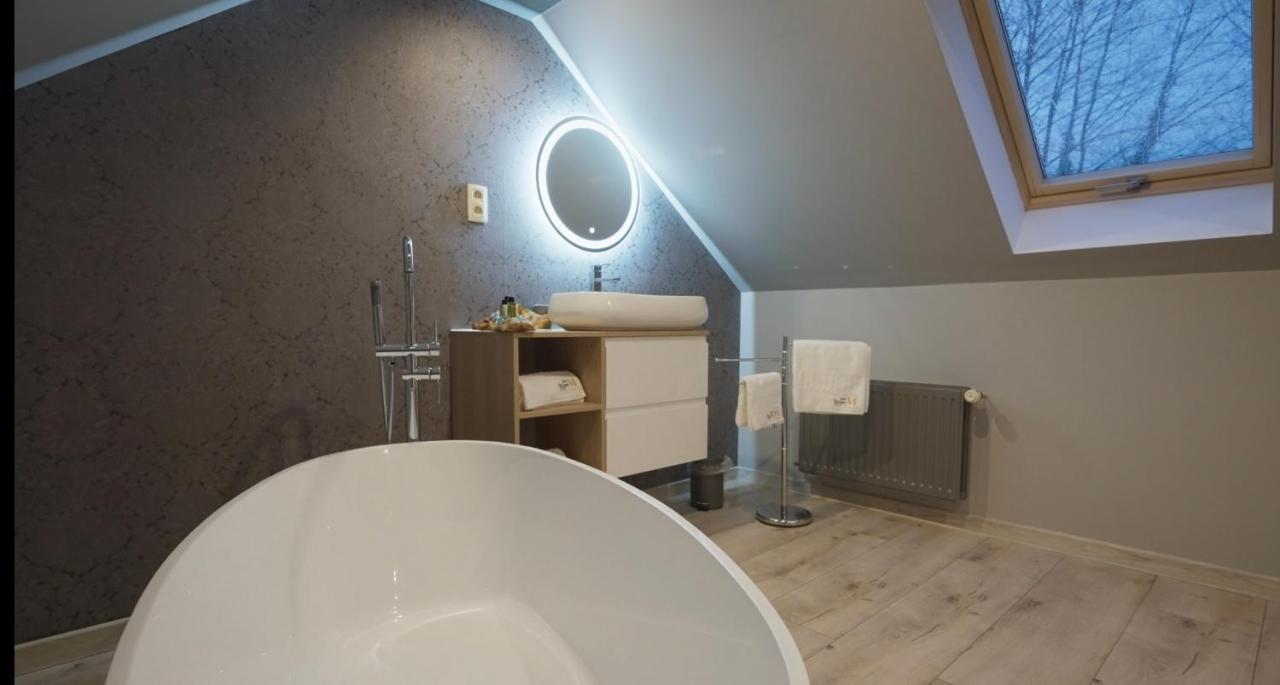 Les Suites M Wanze ภายนอก รูปภาพ