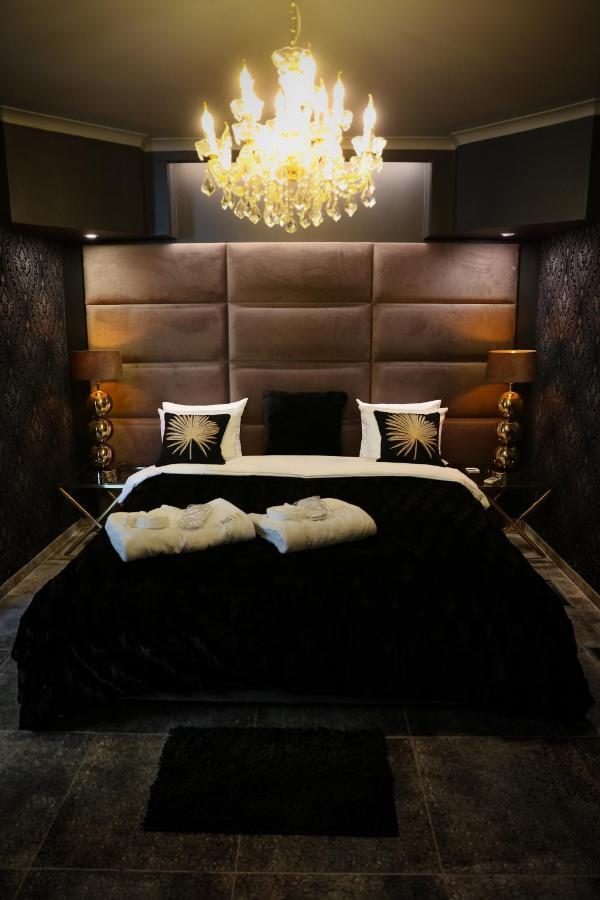 Les Suites M Wanze ภายนอก รูปภาพ
